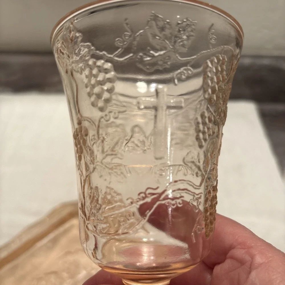 VTG Indiana Tiarra Glass Pink Bread Plate Last Supper 11